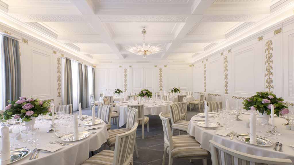 The restaurant at Hotel d'Angleterre