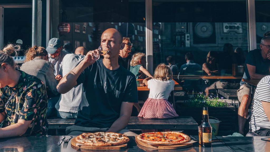 Local pizza place Behov