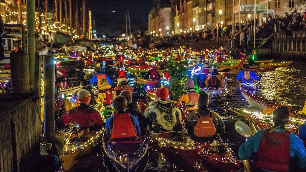 Santa Lucia parade in kayaks