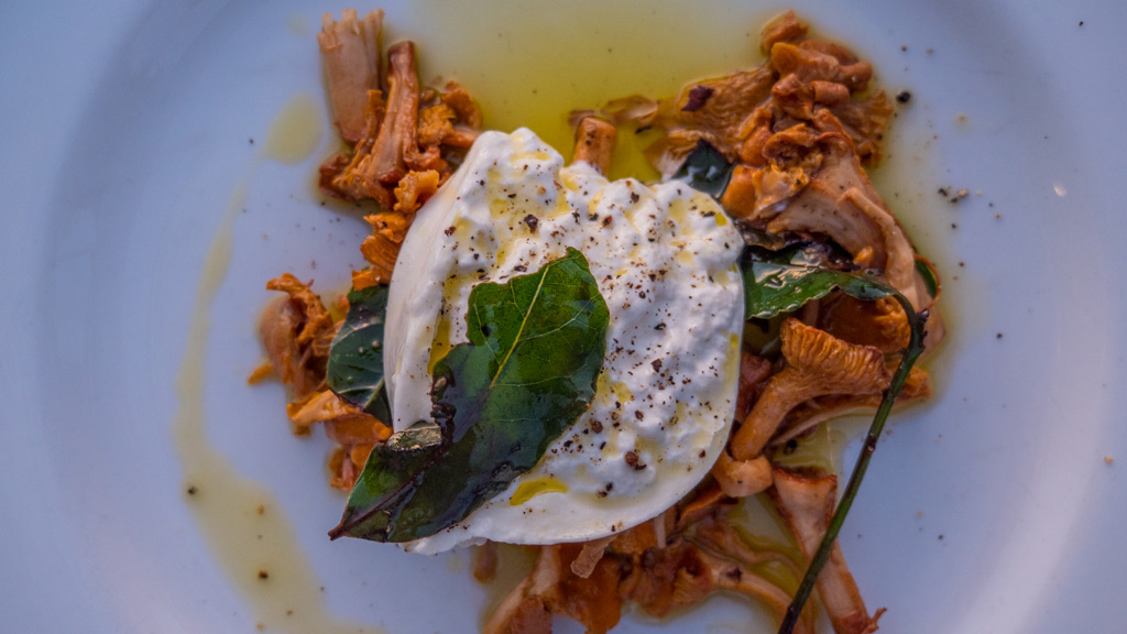 Famo Metro is an Italian restaurant in Østerbro, Copenhagen.