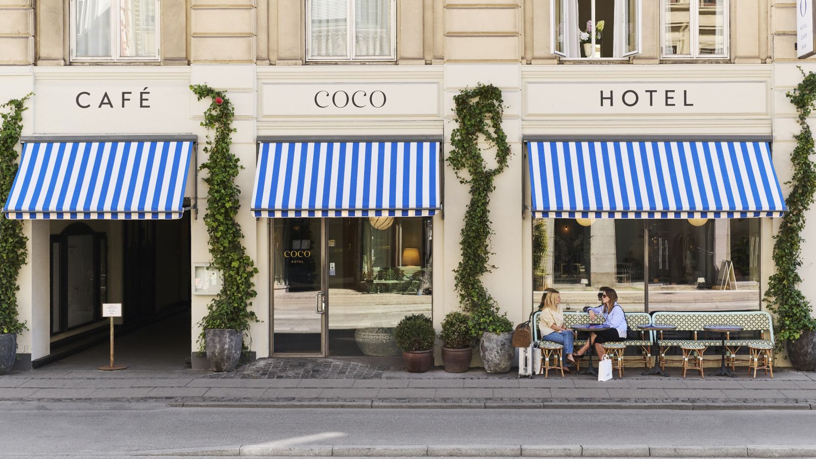 Coco Café & Bar