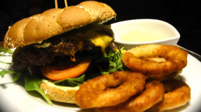 The Bronx Burger Bar Burger | VisitCopenhagen