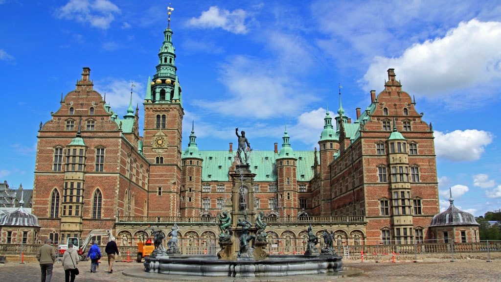 Frederiksborg slot hours today