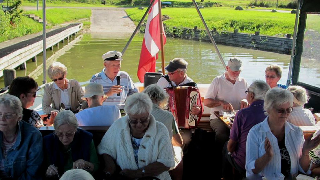 Get married onboard the littel ferry in lake Arresø