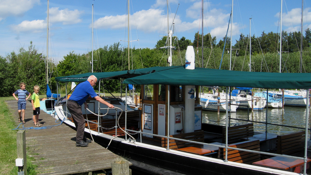 Get married onboard the littel ferry in lake Arresø