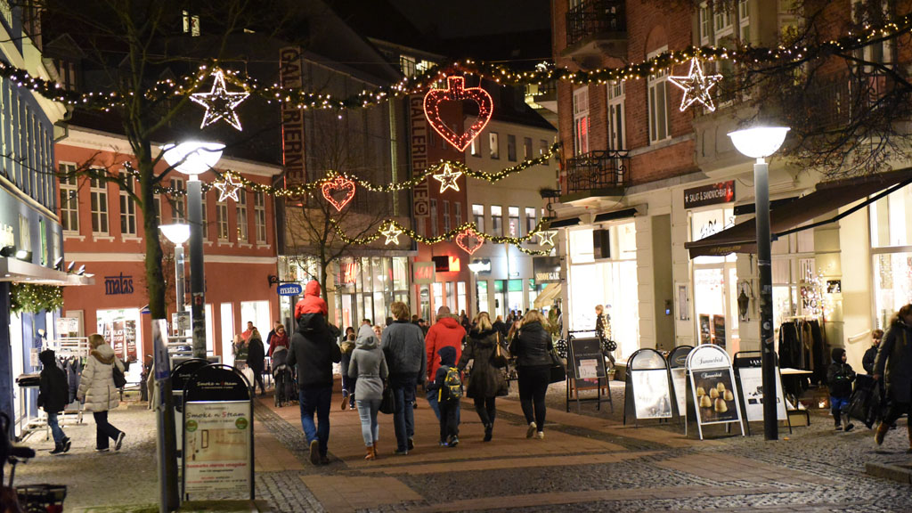 Weihnachten in Hillerød – Erleben Sie Baumbeleuchtung und Weihnachtsmarkt auf dem Platz