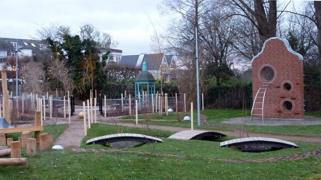 The par force playground at the Castle Lake