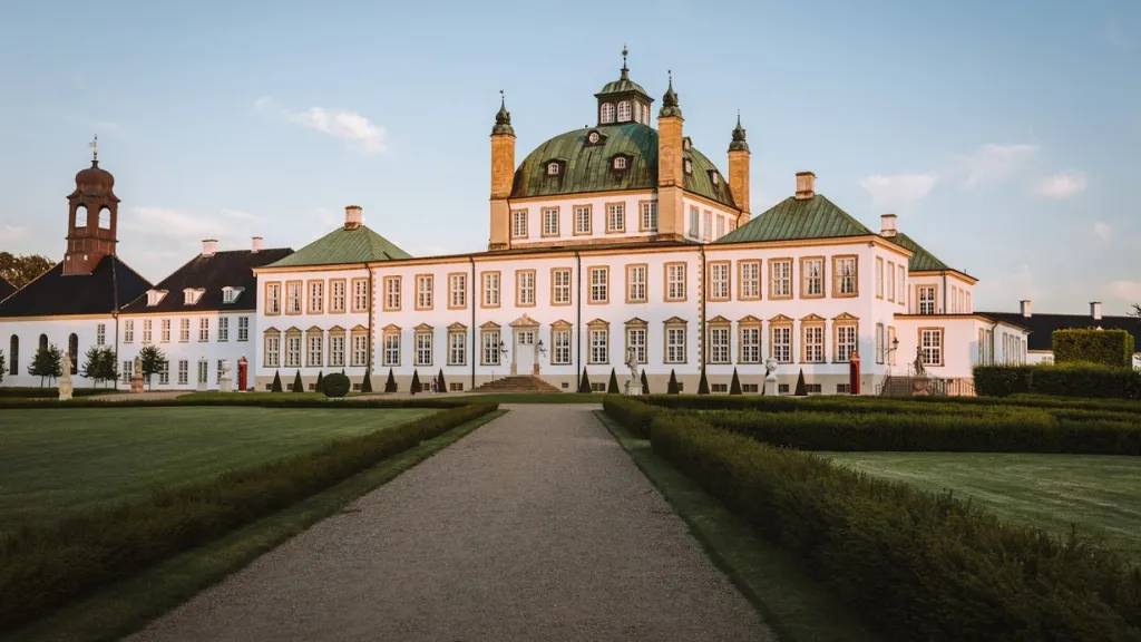 Fredensborg Palace – Royal Palace and Gardens