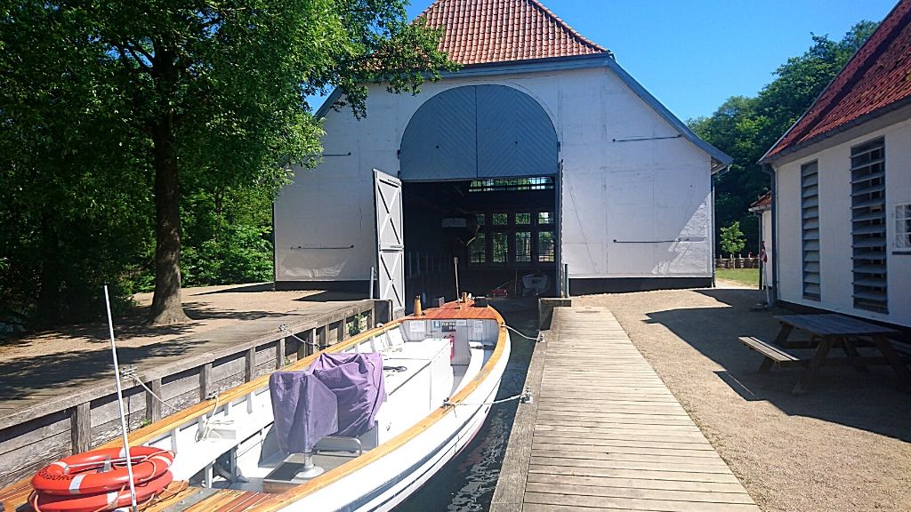 The little ferry at Esrum Lake