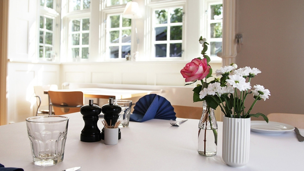 B&B with the Kattegat Sea in the backyard - Visit Refugium Smidstrup Strand