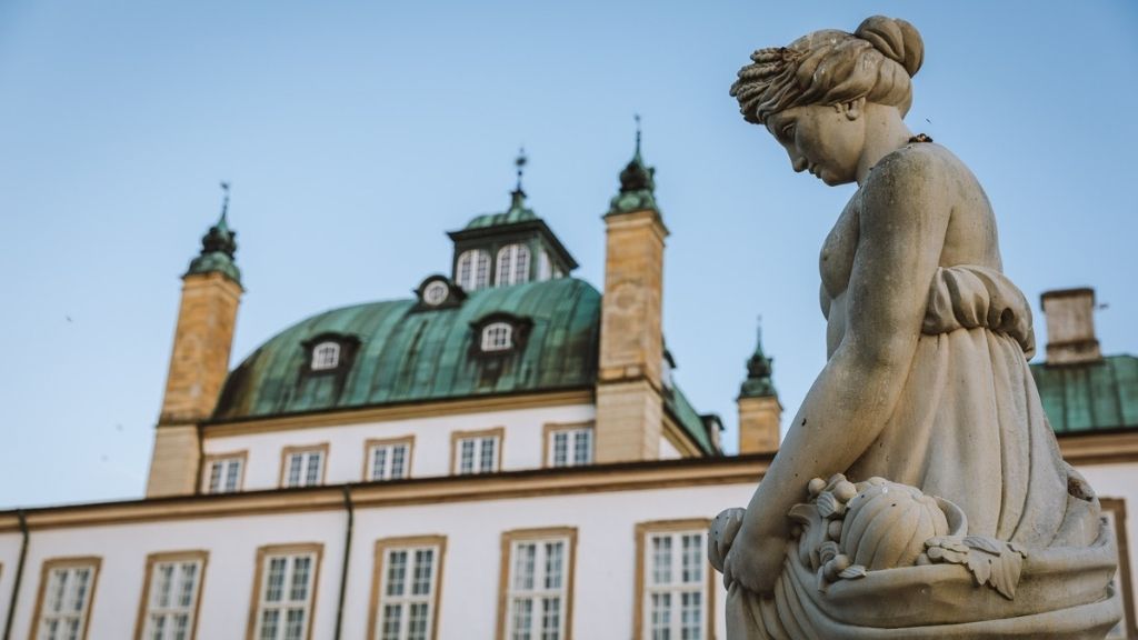 Visit Fredensborg Palace during the summer holidays - Guided tour of the Palace and the Palace Garden