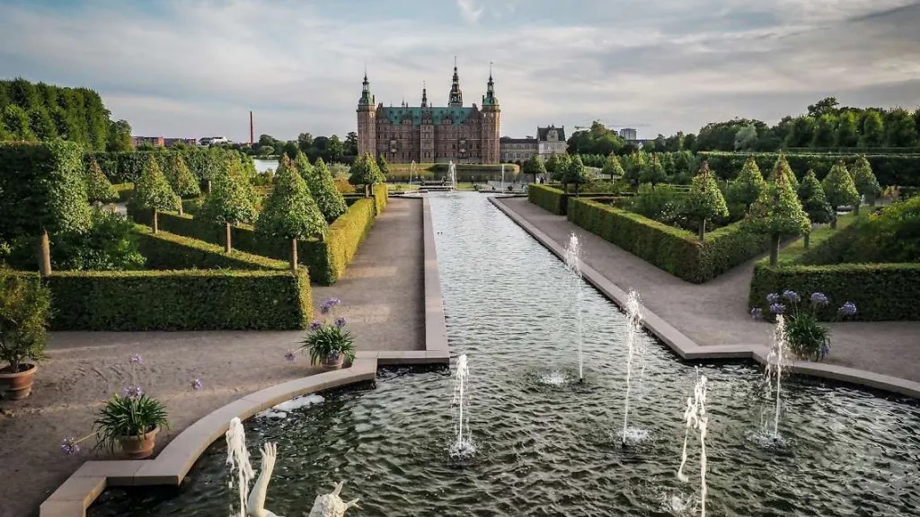Frederiksborg Castle - 500 Years of Danish History at the Museum of National History