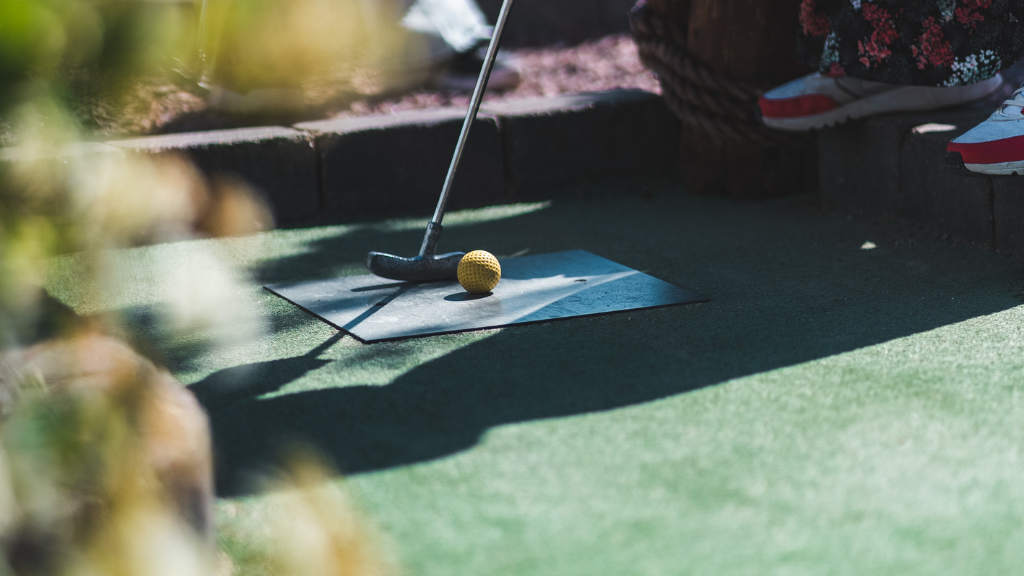 Fjordens Café, Ishus & Minigolf