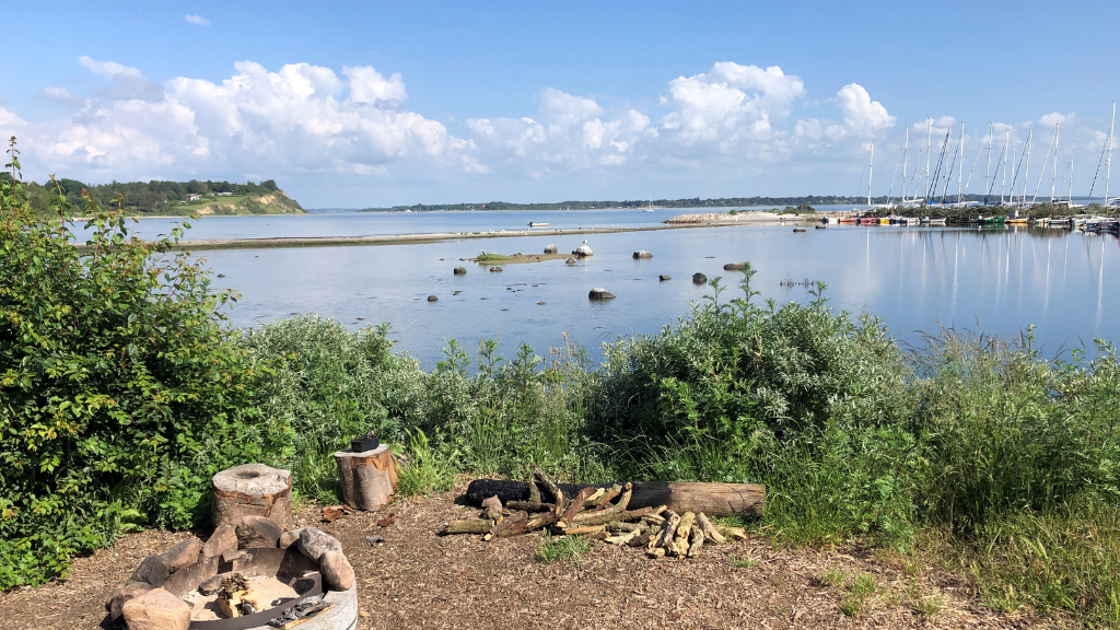 Shelters at Lynæs harbour