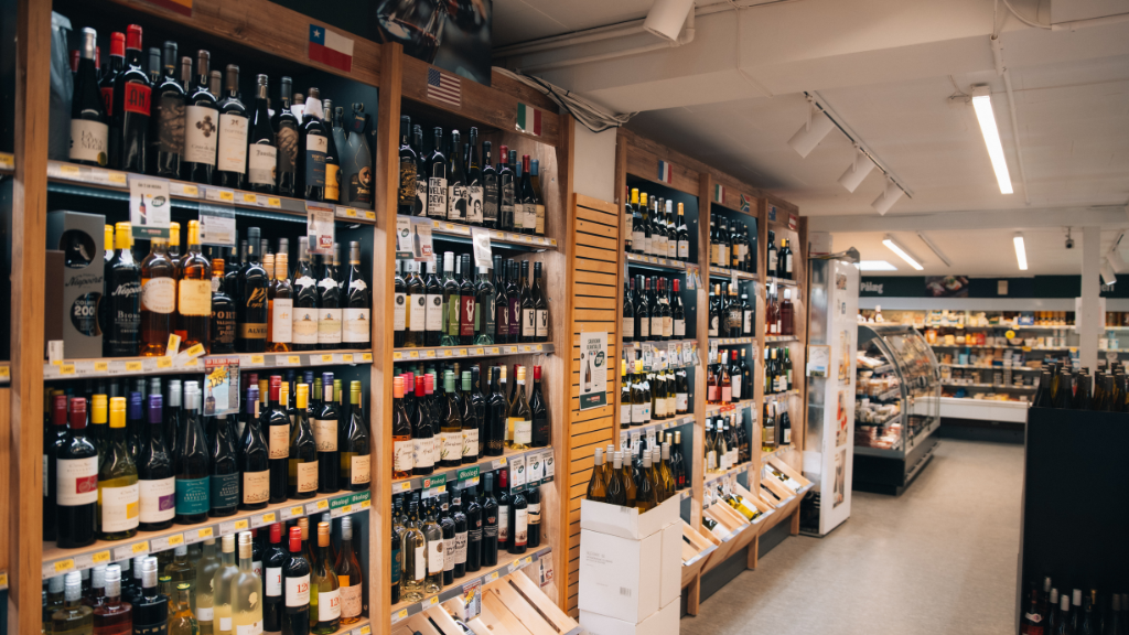 MIN Købmand in Liseleje: Groceries, local specialities, and more for your vacation.