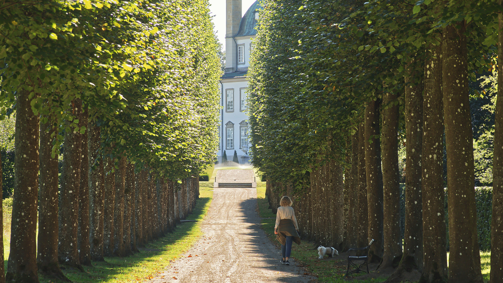 Step into the Fredensborg Palace Garden - a walk for everyone, both two- and four-legged adventurous souls