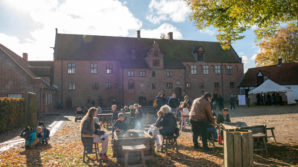 Gådefuld efterårsferie på Esrum Kloster for børn og voksne