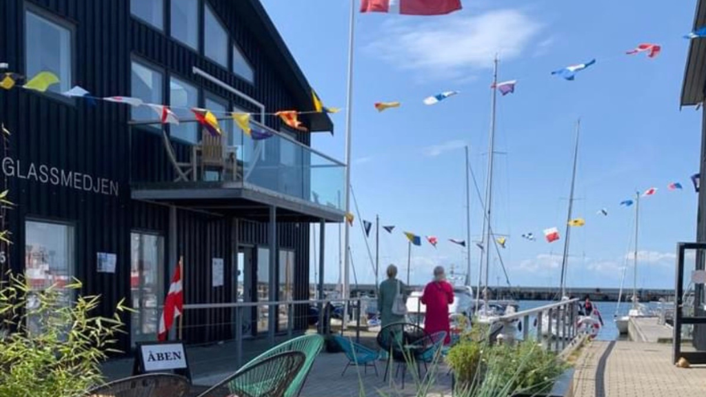 Unique accommodation at Hundested Harbour: Apartment with panoramic views at Backhaus Brown