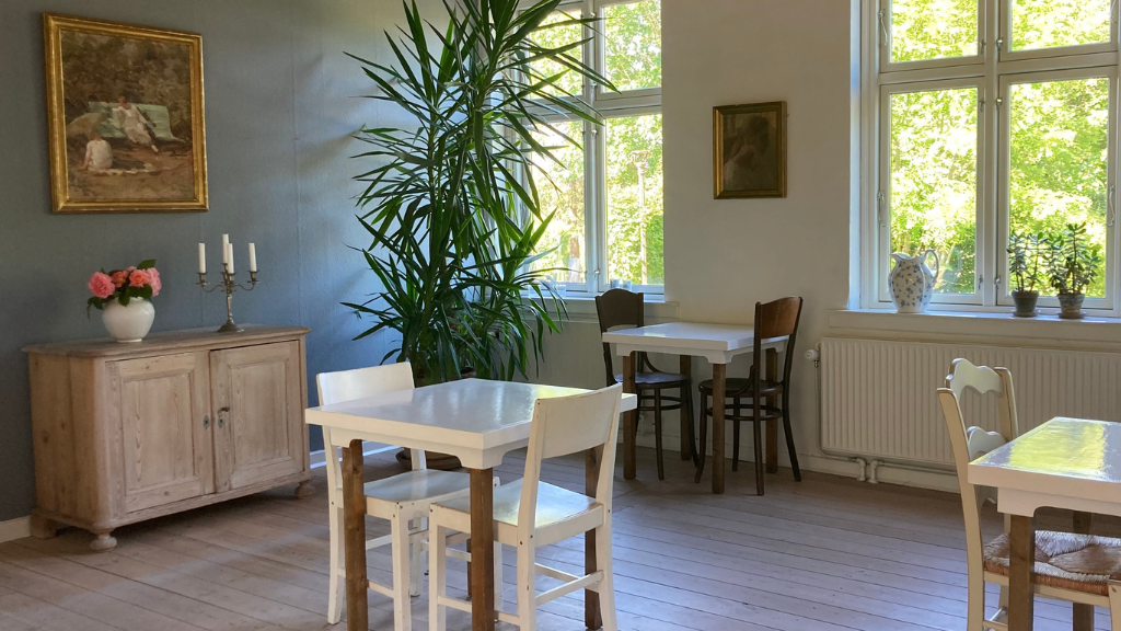 The old restaurant used as a breakfast room