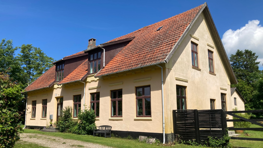 Main house seen from outside