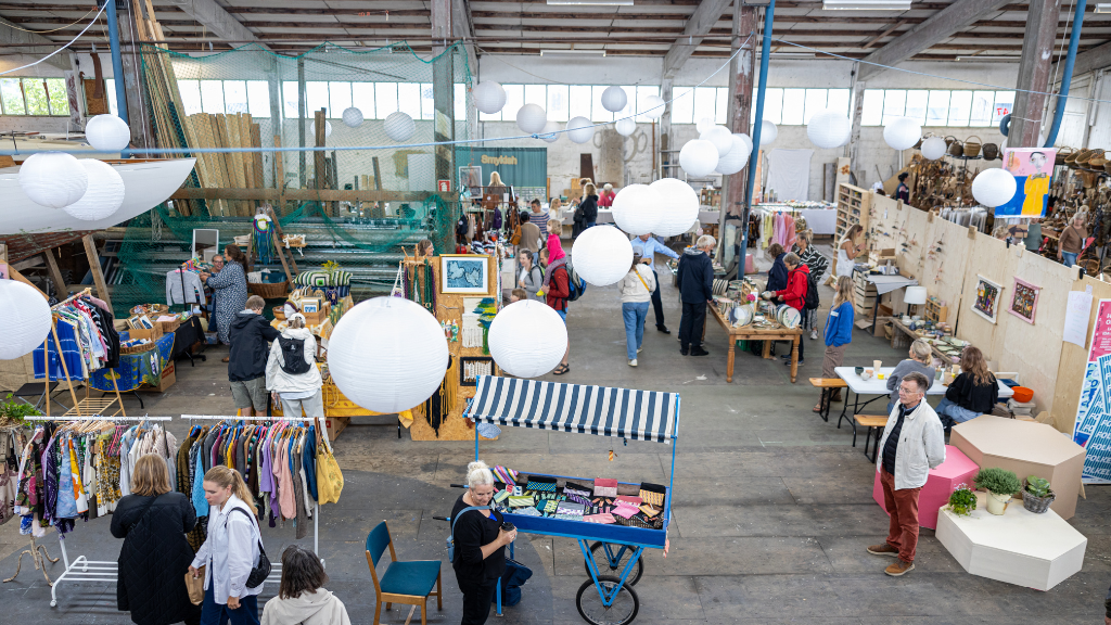 KUNSTEN – Art Market at Hundested Harbour in June