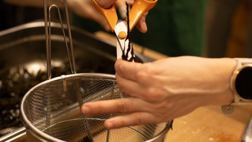 Seaweed cooking school