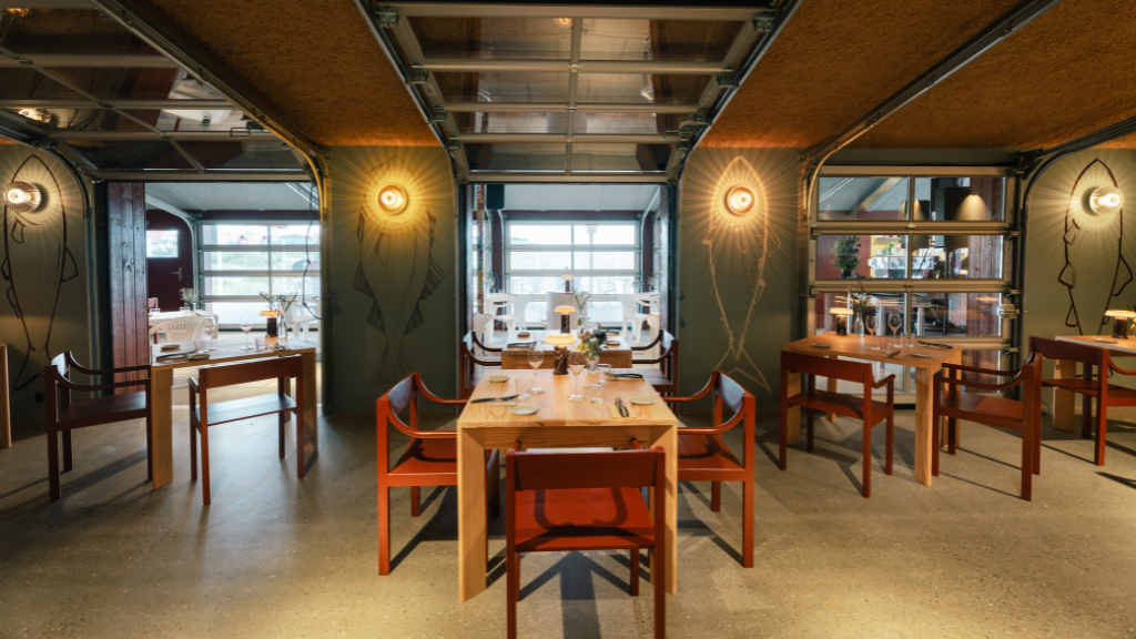 Wide view of tables and glasses at Betty Gilleleje Restaurant