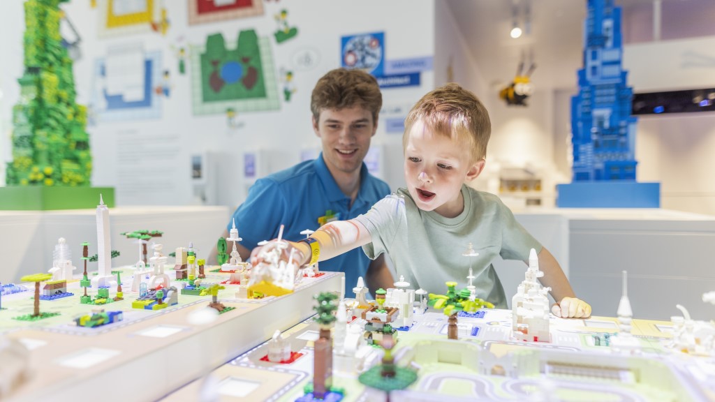 © LEGO® House _ Child playing