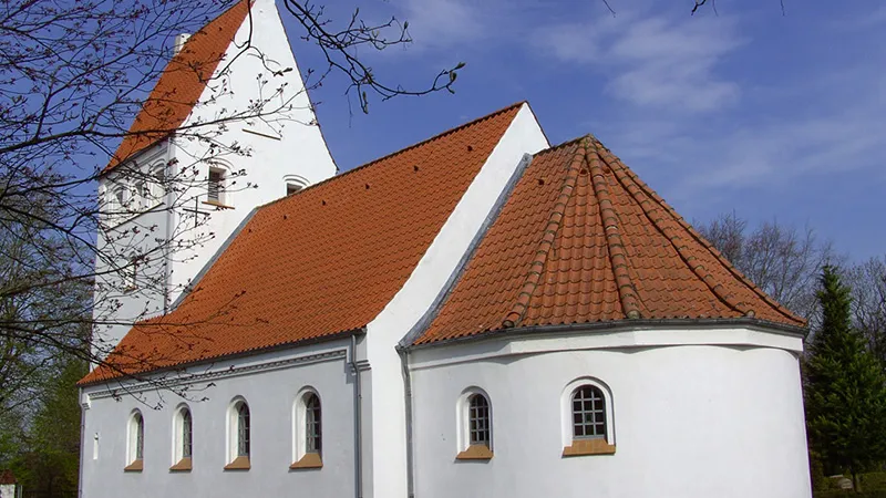 Urup Church - Image of facade in daylight
