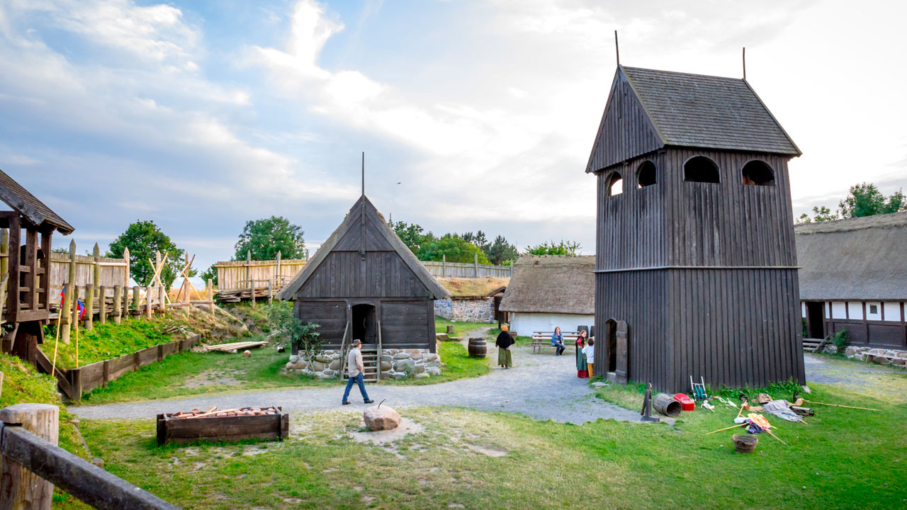 Oplevelser på | Spændende Hammershus, lej sommerhus på bornholm