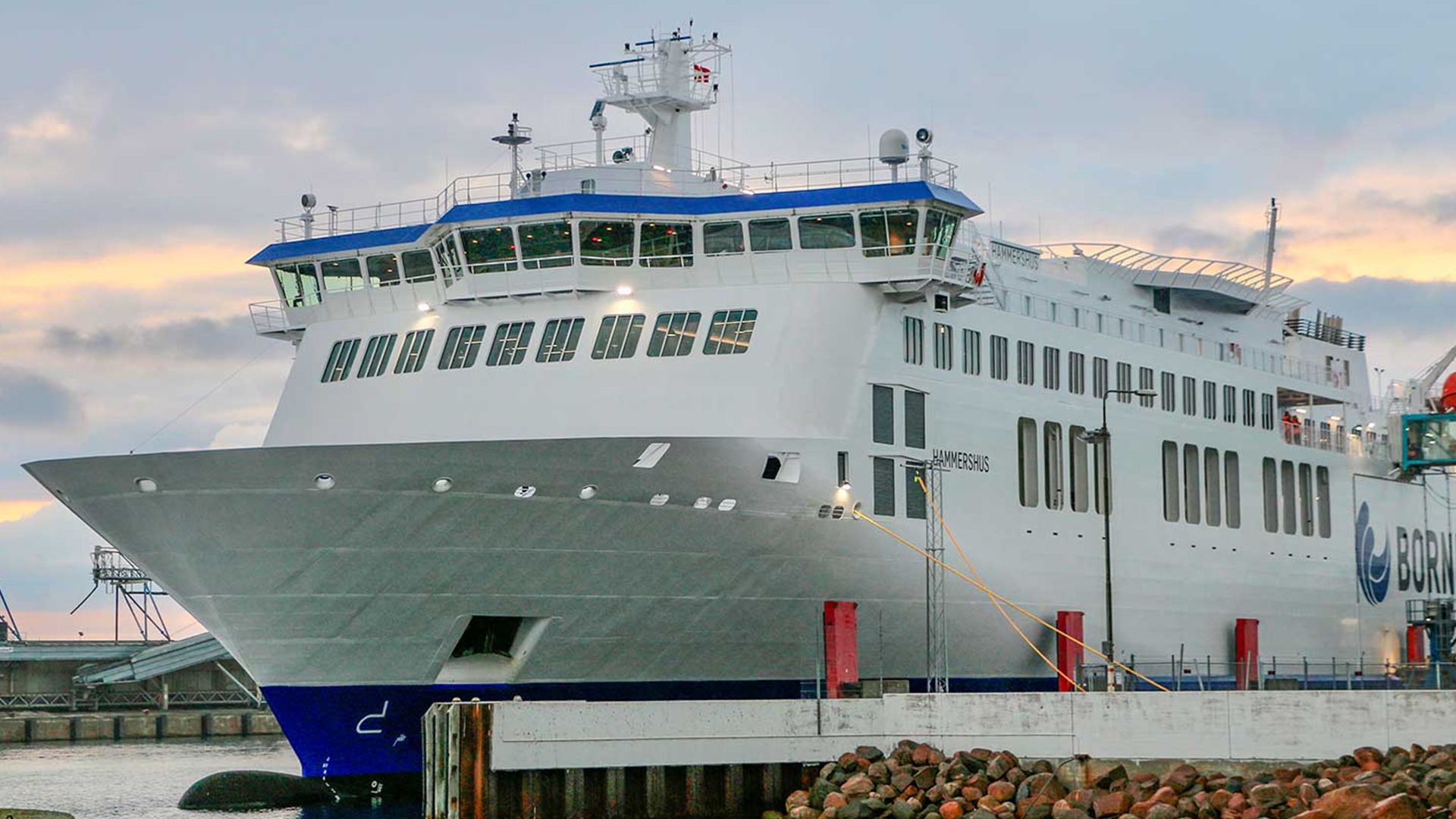 Hammershusfærgen i havn