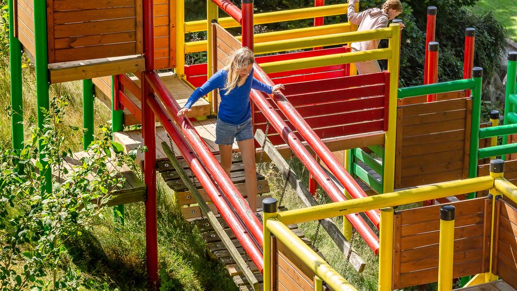 Brændesgårdshaven - Klatreland med rutsjebaner