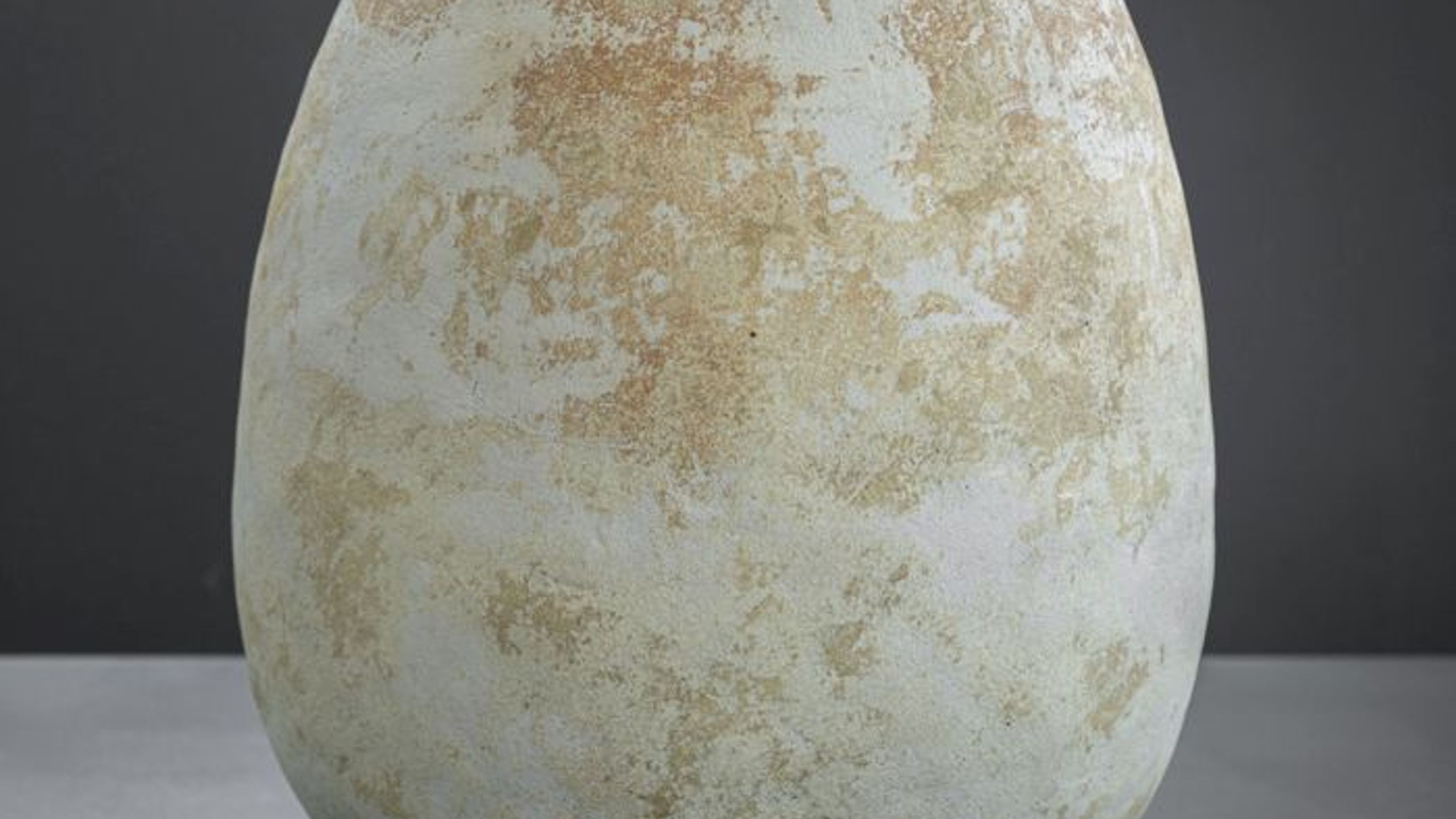 Modelleret krukke, Eva Brandt