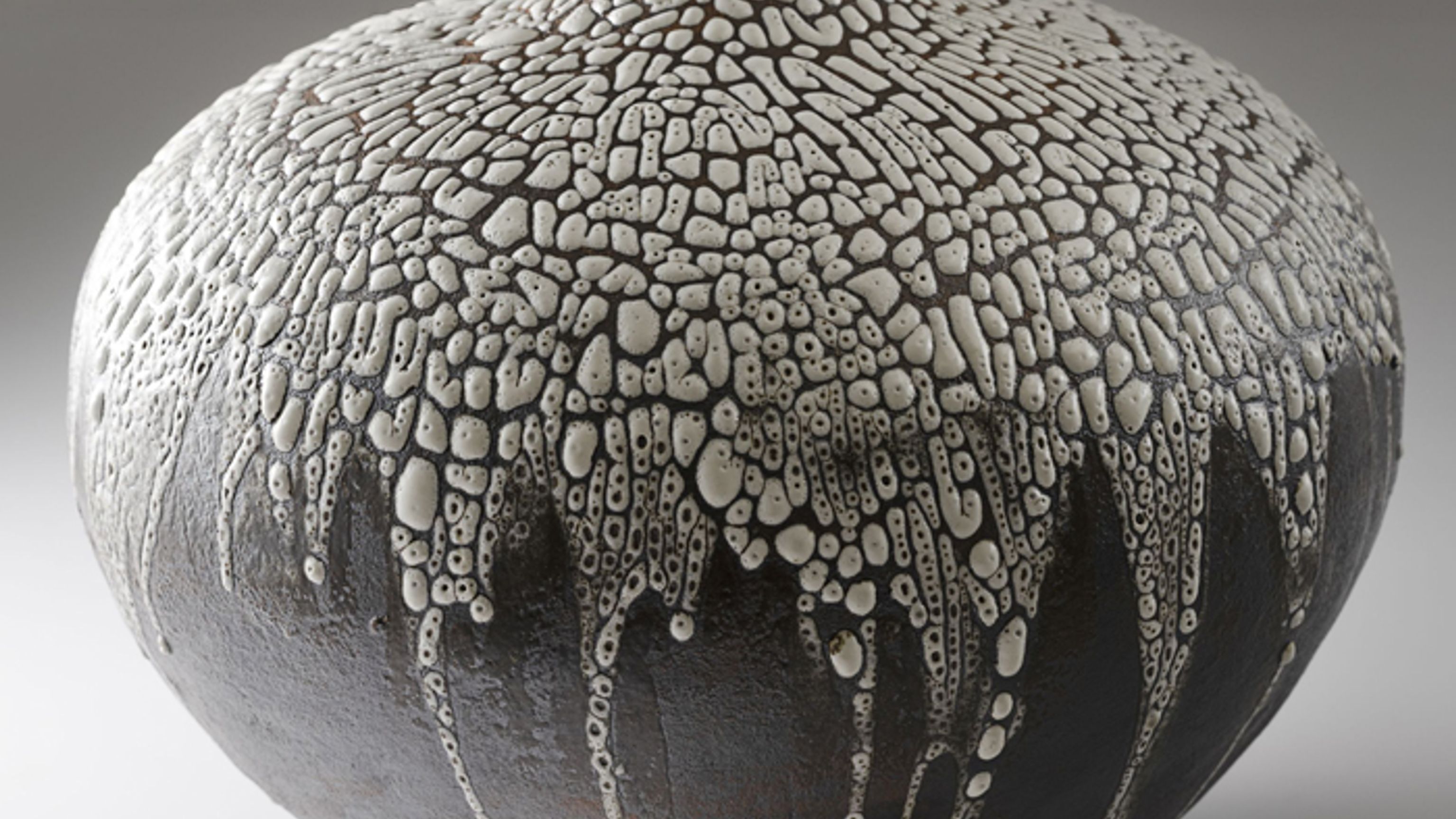 Modelleret krukke, Eva Brandt