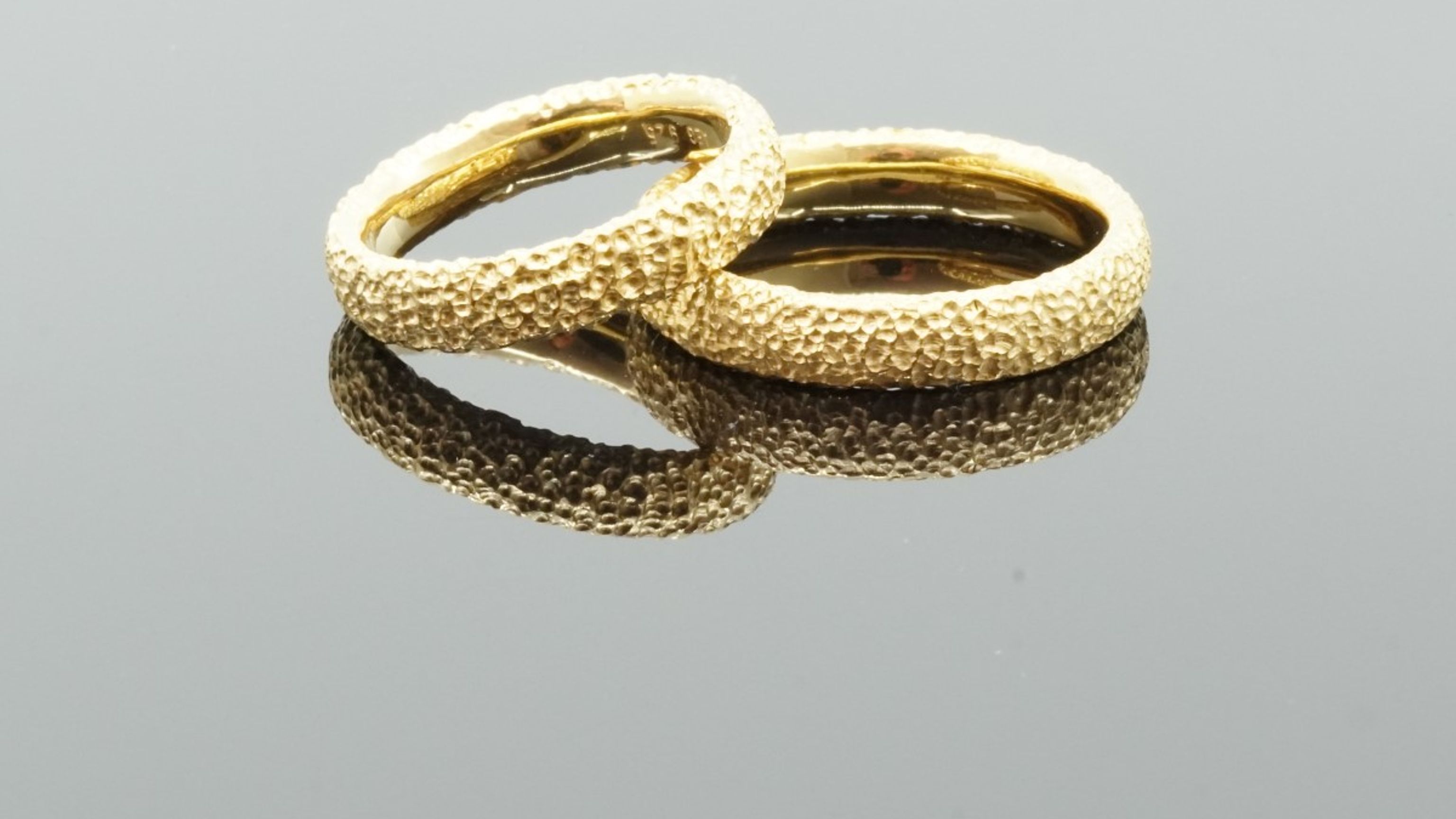 Cosmos Øreringe 20 mm Sort oxyderet 925 sølv.