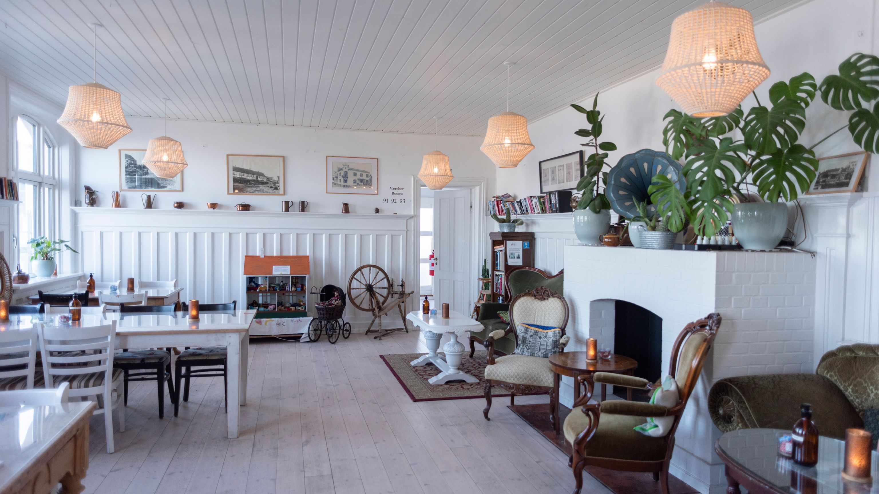 Pejsestuen, som er fælles opholdsrum og en del af cafe Dideriks Veranda