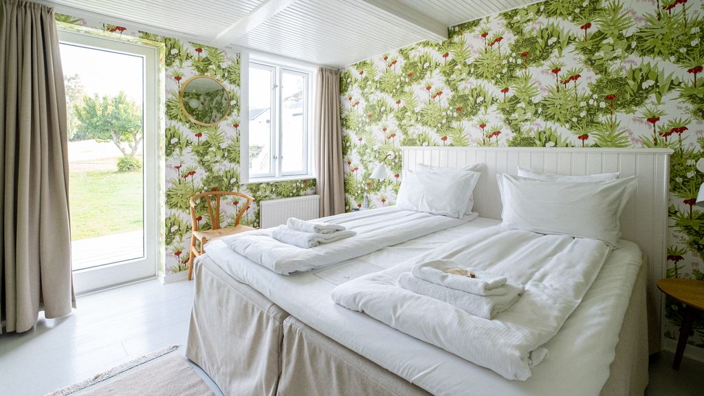 Melsted Badehotel / Book Bornholm