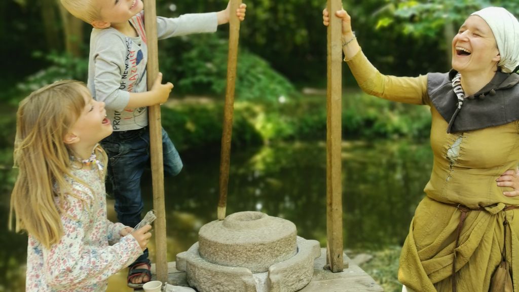 Håndkværnen på Bornholms Middelaldercenter