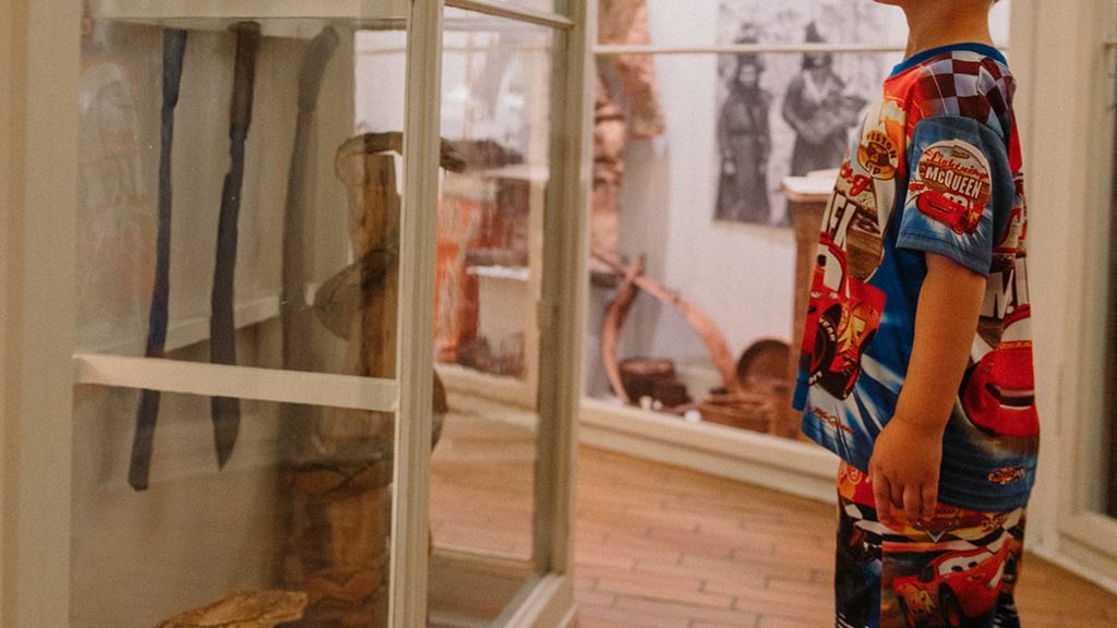 Etnografisk samling med genstande fra bl.a. Kina og Congo