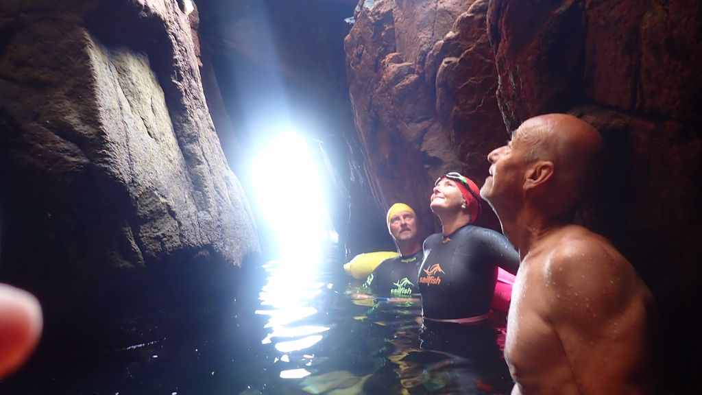 I grotterne med havsvømning