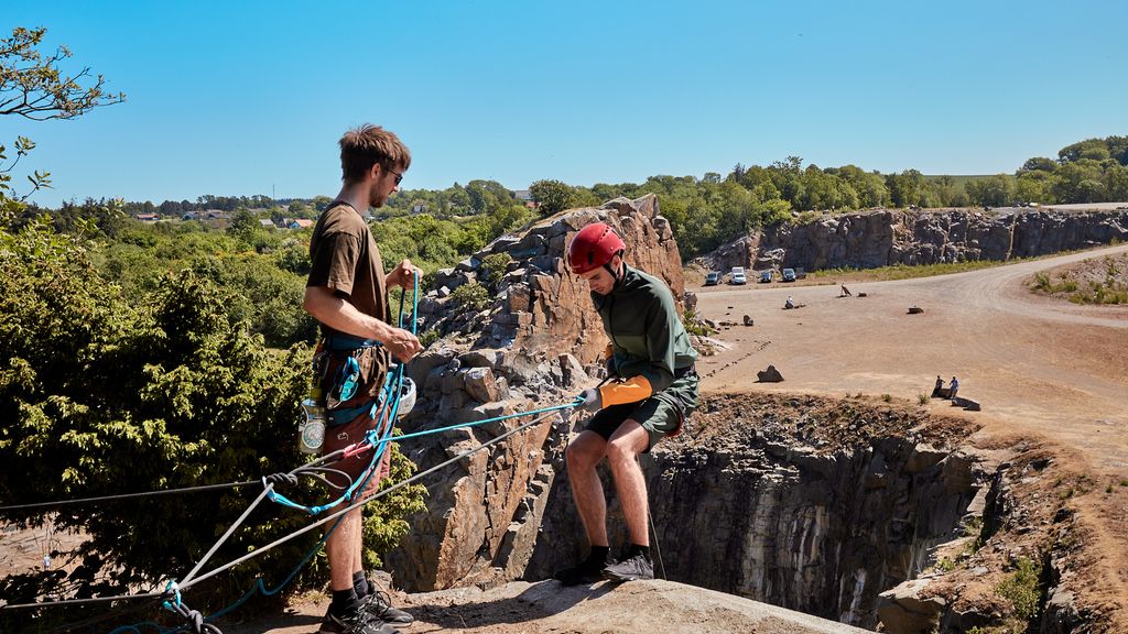 Rappelling i Vang Granitbrud