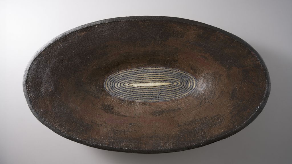 Modelleret fad, Eva Brandt