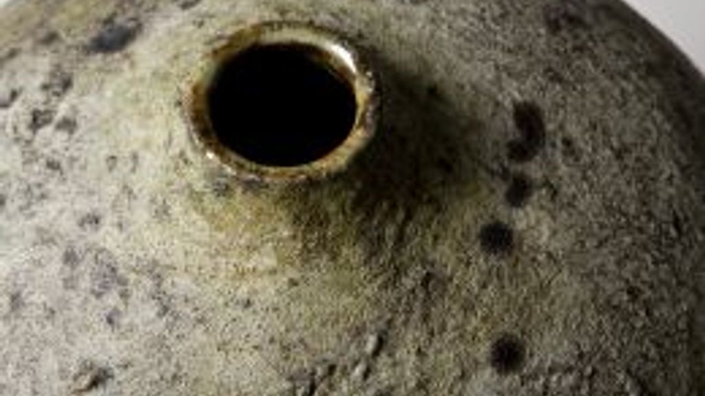 Detalje af grøn krukke, Eva Brandt