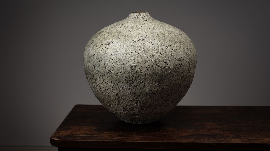 Modelleret krukke, Eva Brandt