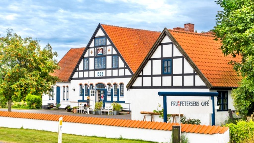 Fru Petersens Café