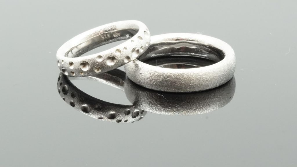 Bornholm - Vielsesringe Cosmos i 14 karat hvidguld