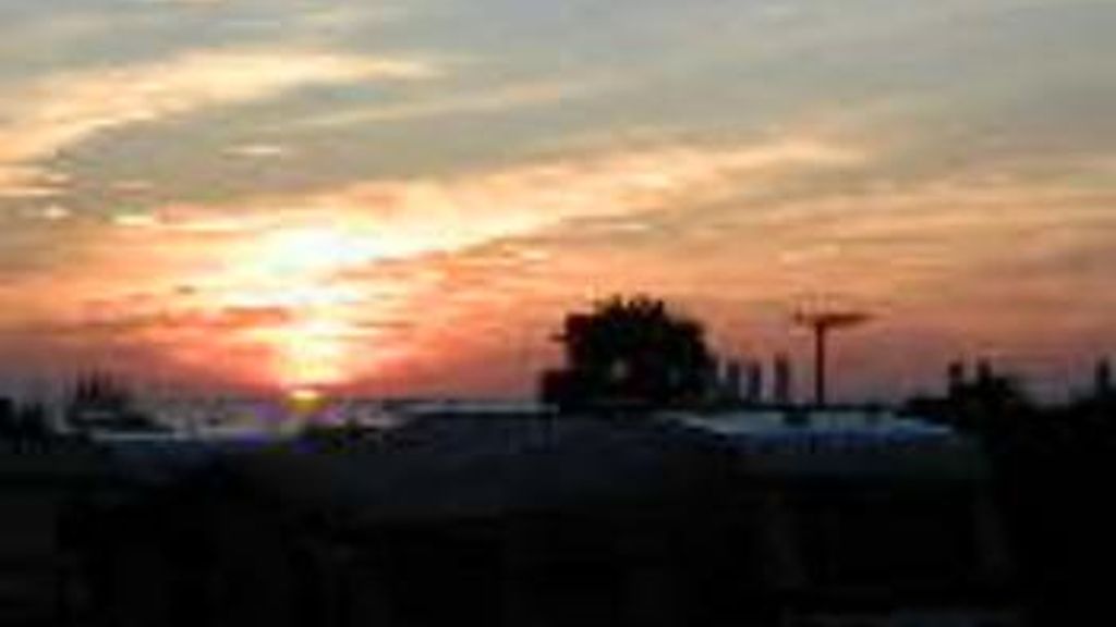 Ro og smuk himmel over pladsen