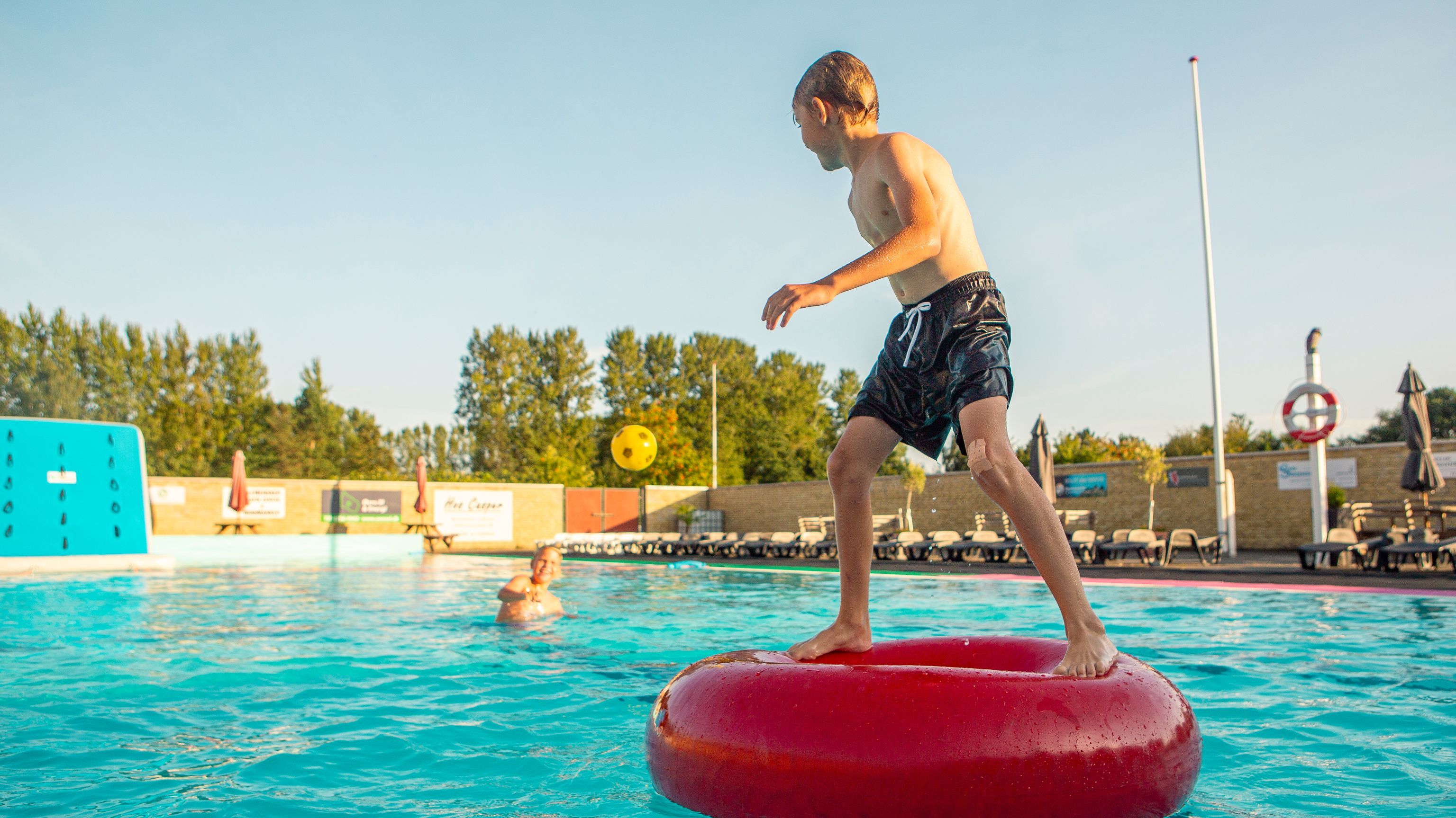 Klemensker svømmebad