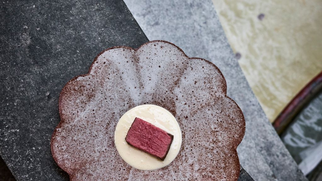 BLOOM tallerken med mad