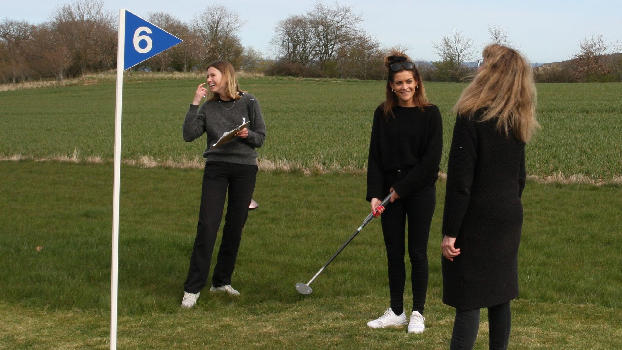 Familiegolf og Kunst med arbejdende Kunstner, Jannice Kinnear. Samt Parkgolf, Fodboldgolf, Minigolf, Swingolf.